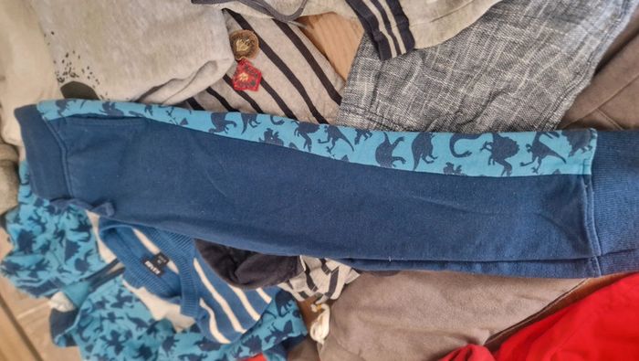 Gros vêtements garçon 2 3 ans - photo numéro 5