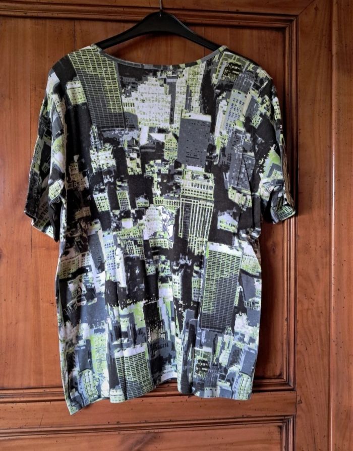 Tee-shirt NEUF pour femme taille 50 - photo numéro 2
