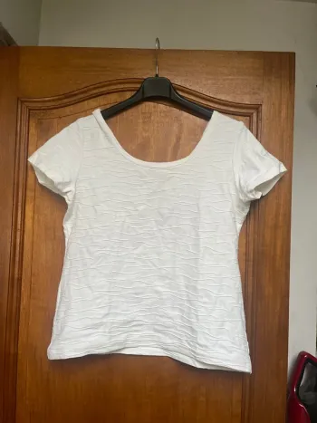 T-shirt blanc affinités Armand Thiery taille 4