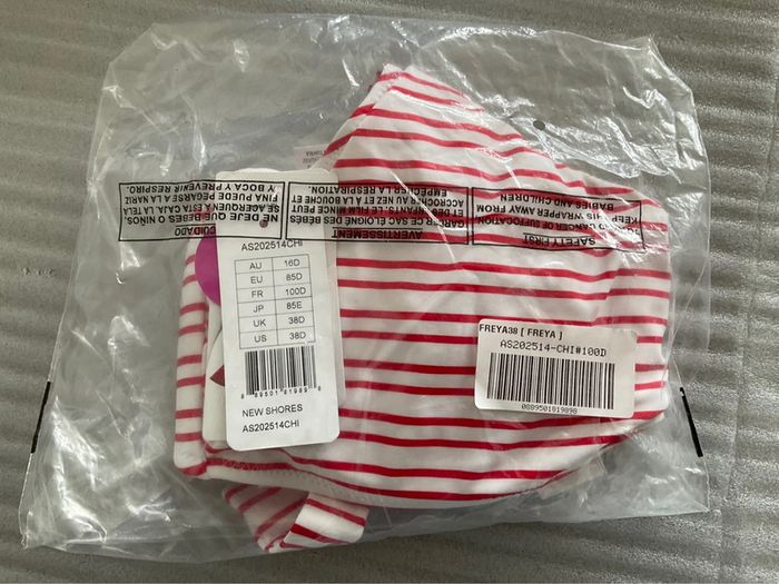 Haut maillot rouge et blanc Freya neuf - photo numéro 13