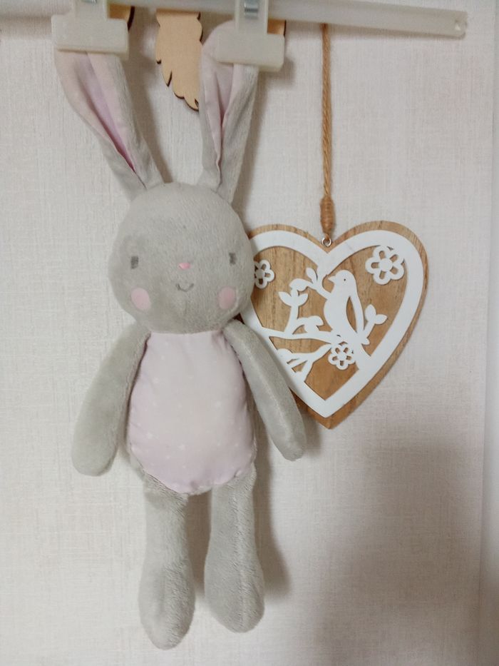 Doudou fille lapin gris rose klorane