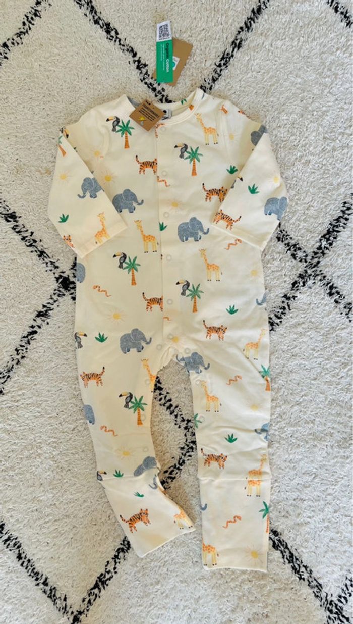 Pyjama tao 12 mois étiqueté