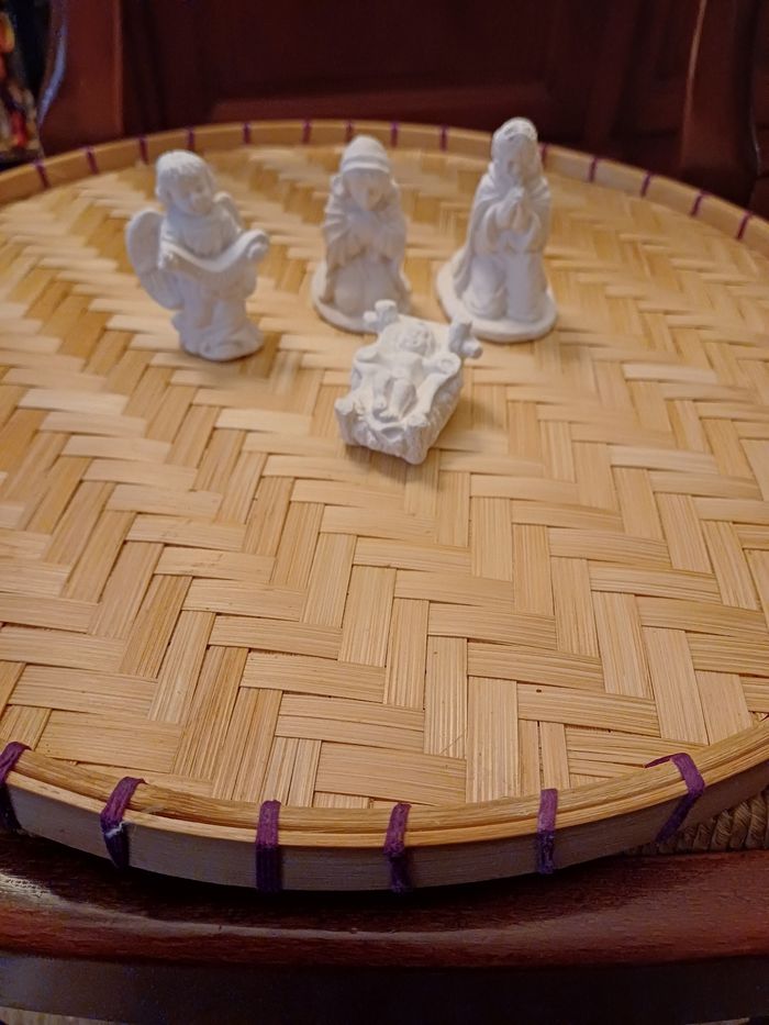 Crèche en plâtre à peindre