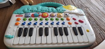 Lot d'instruments piano trompette claves