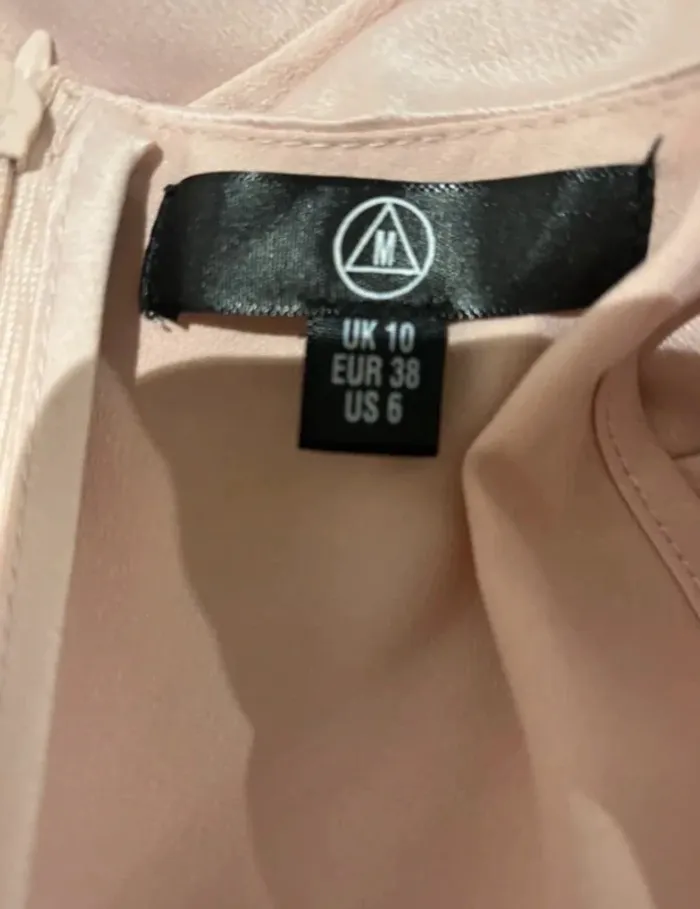 Robe courte nude satinée Missguided – Taille 38 - photo numéro 13