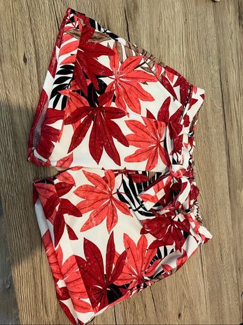 Short fleuri