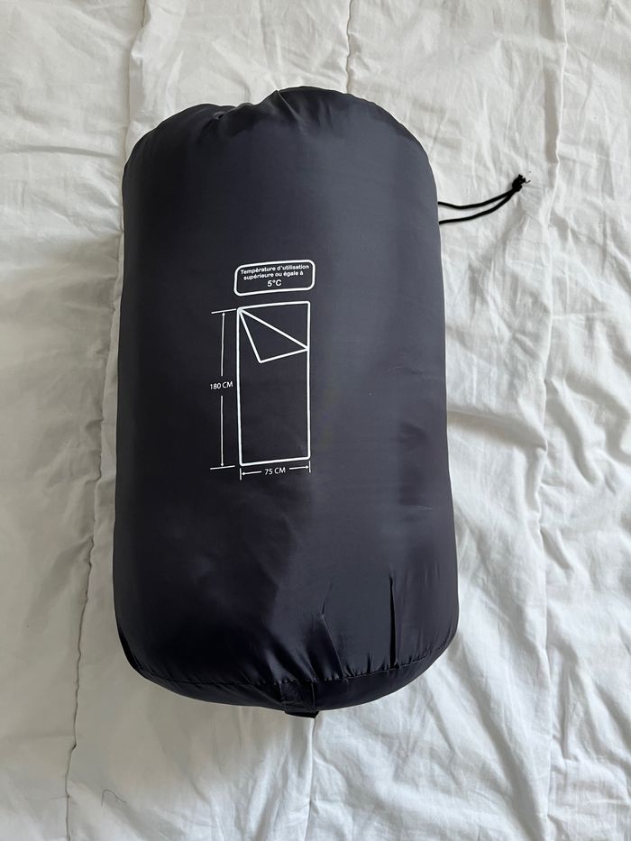 Sac de couchage à capuche gris anthracite et orange avec sac de rangement