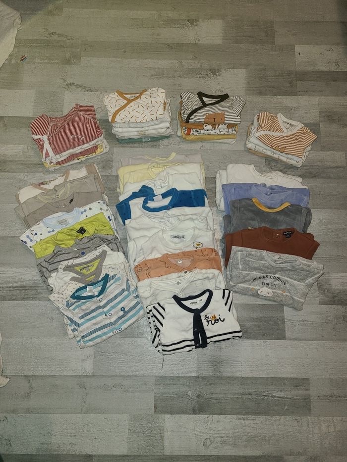 Lot vêtements 3 mois - photo numéro 3