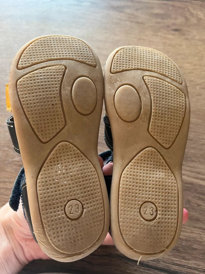 Paire de nu pieds garçon 23 - photo numéro 3