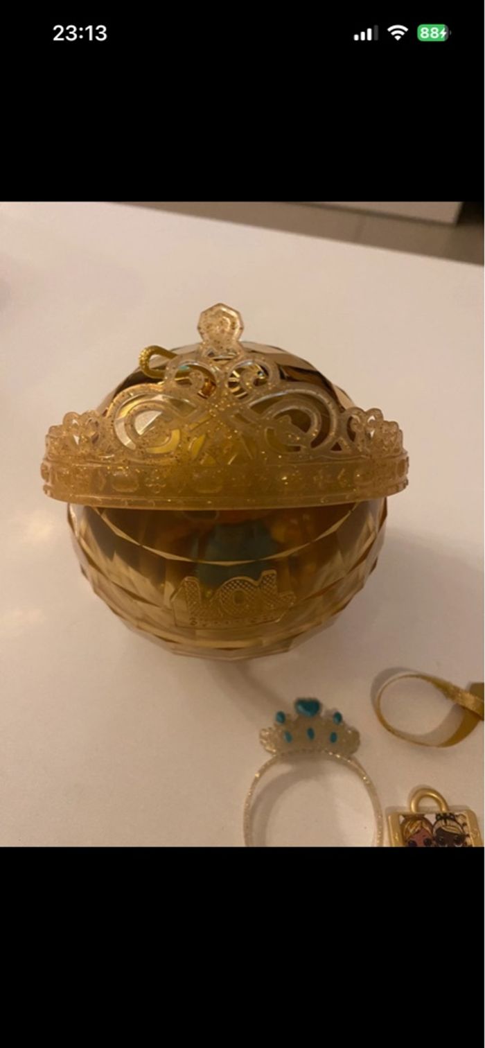 L.O.L. Surprise! Queens - Assortiment de base ALÉATOIRE ici modèle double queen  Poupée Royale - photo numéro 4