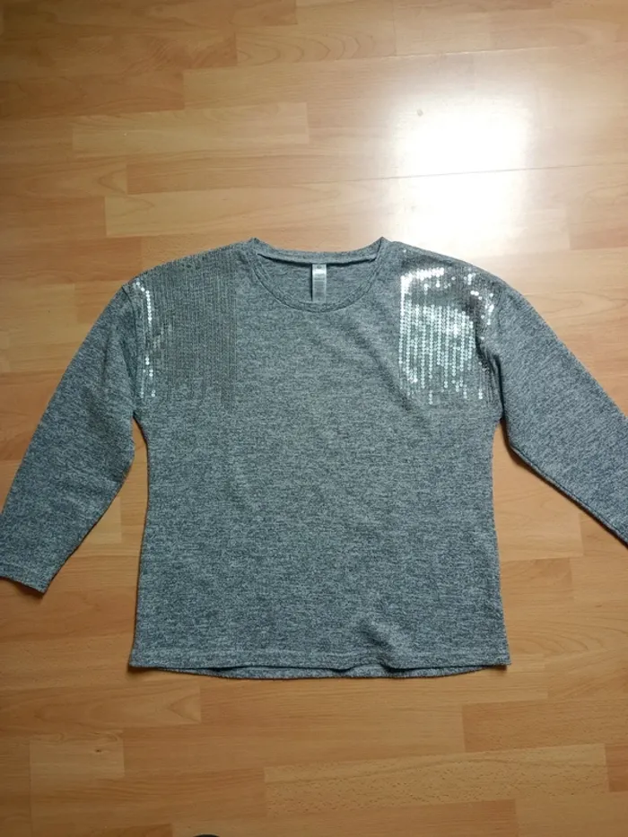 Pull gris à sequins L