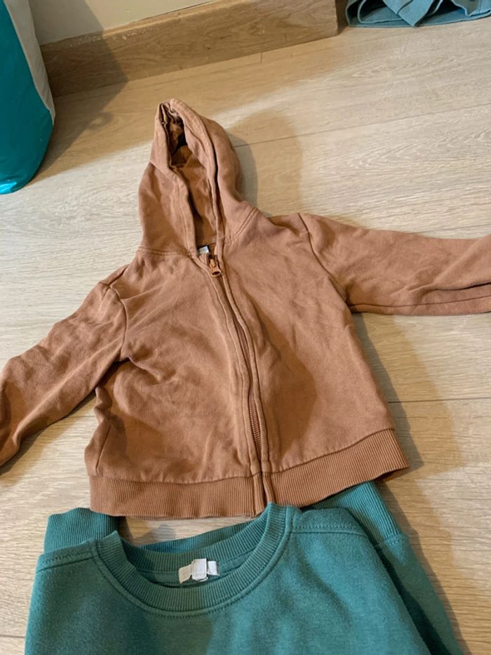 Lot 2 pulls + 1 gilet zippé en 24 mois Kiabi et Vertbaudet - photo numéro 2