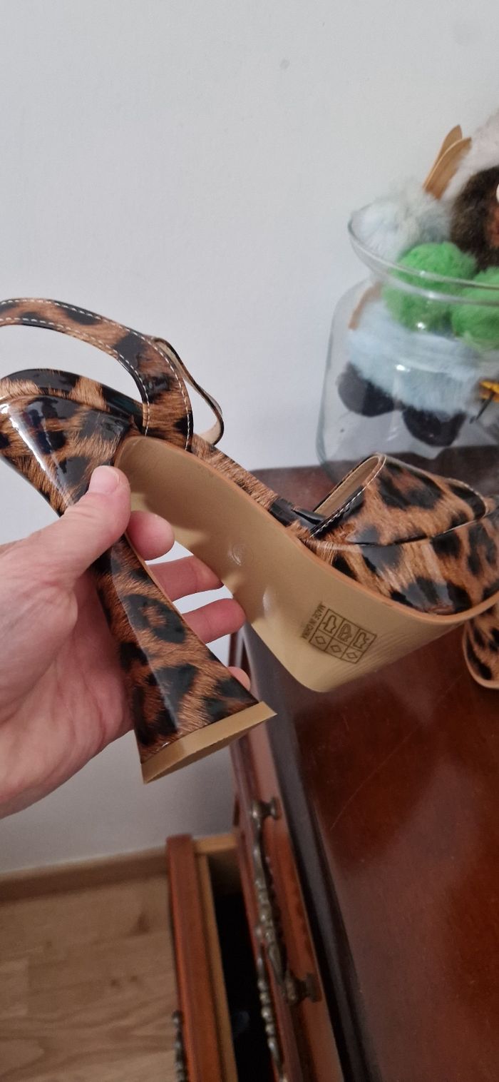 Talons léopard pointure 36 - photo numéro 4