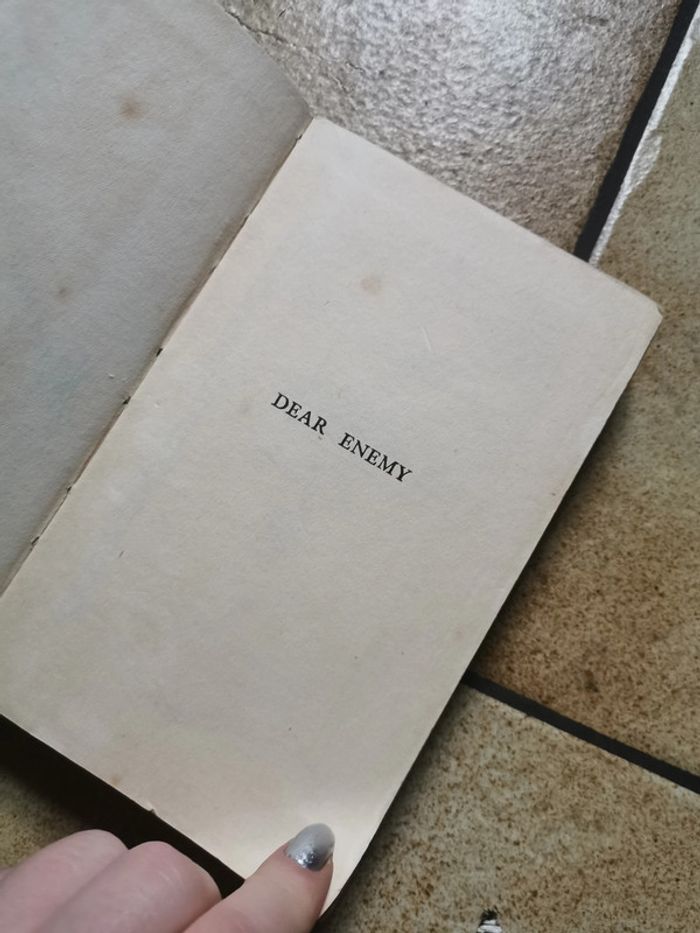 Dear enemy by Jean Webster, vieux livre Hodder and Stoughton, publishers London - photo numéro 4