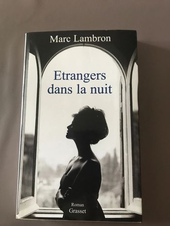Livre Étrangers dans la nuit