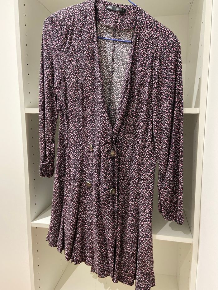 Lot d’une combi short et d’un chemisier