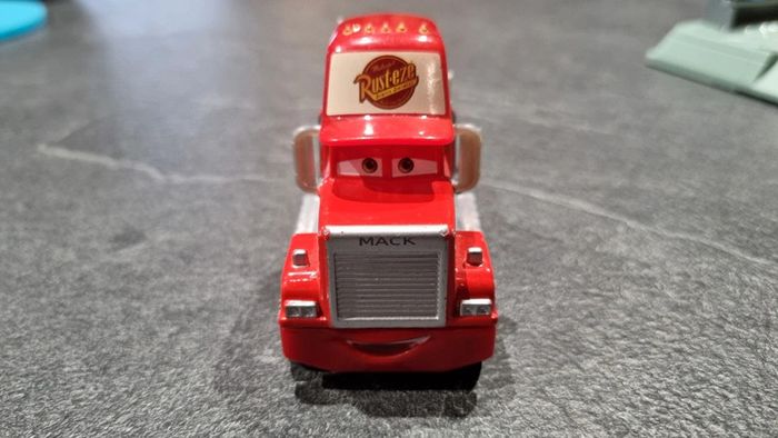 Mack semi