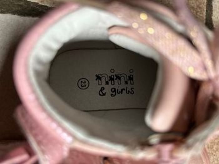 Chaussures fille taille 23 - photo numéro 3
