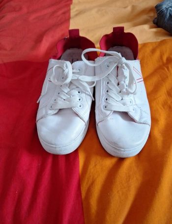 Basket  blanche rouges