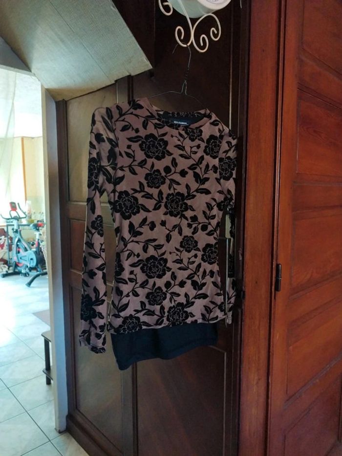 T-shirt top beige fleurs rose vintage y2k S/M floral - photo numéro 2