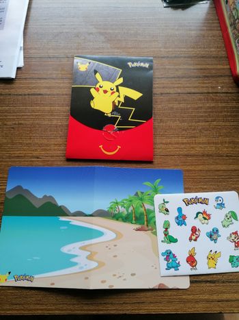 Boîte Pokémon Mcdo 25 ans célébrations 