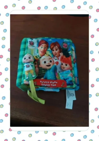 Livre interactif en tissus cocomelon