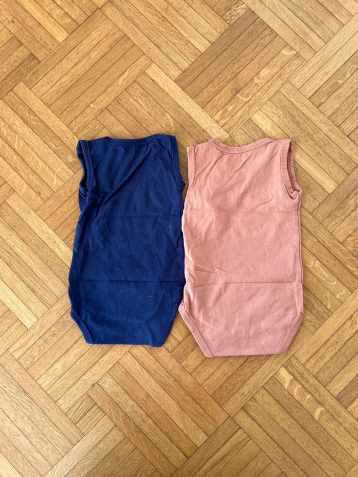 Lot 2 bodies neuf Zeeman 6/9mois - photo numéro 2