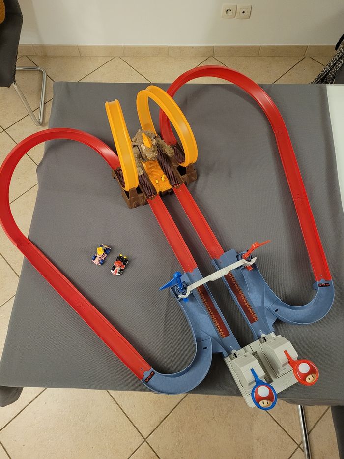 Circuit Hot Wheels - Mario Kart Château de Bowser - photo numéro 3