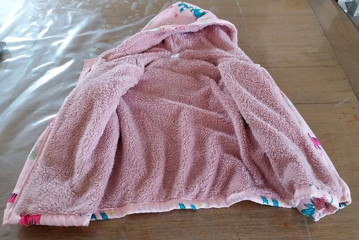 Jolie veste chaude 7ans en très bon état - photo numéro 5