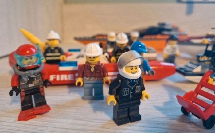 Gros  lot minifigs et bateaux lego - photo numéro 6