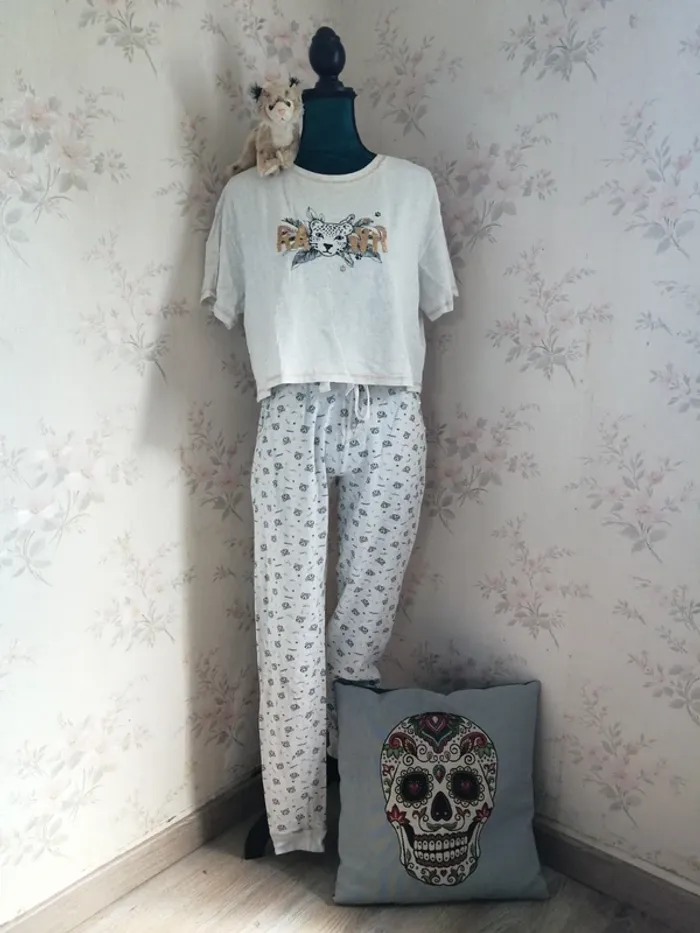 Ensemble de pyjama Tee-shirt et pantalon beige à motifs tête jaguar / cendored / (M-L)