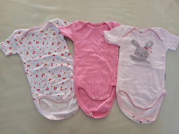 3 bodies, taille 12 mois