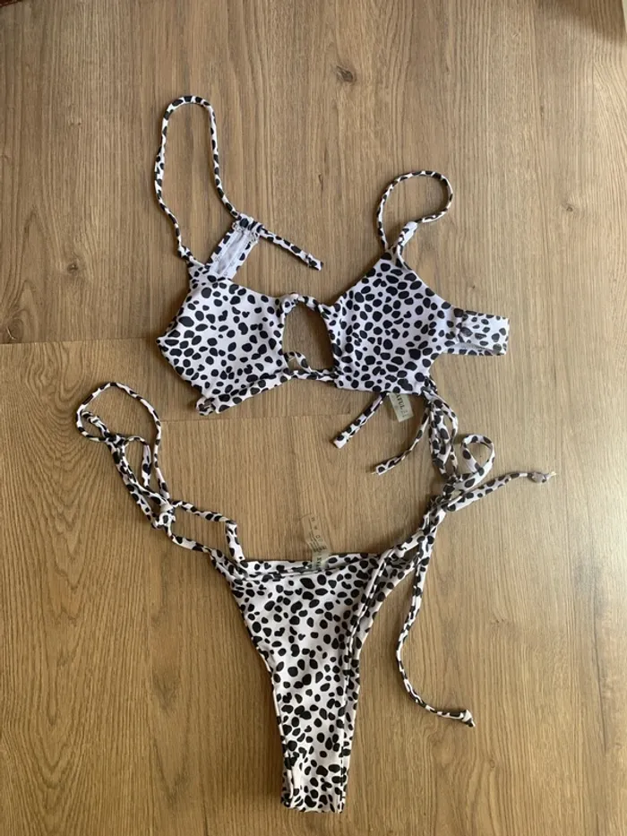 Maillot deux pièces échancré