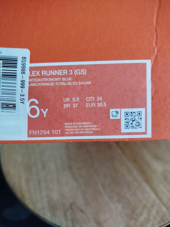 Baskets T 38,5 - photo numéro 10