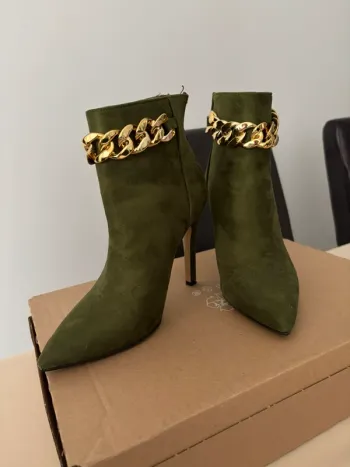 Bottines au talons sans plate-forme