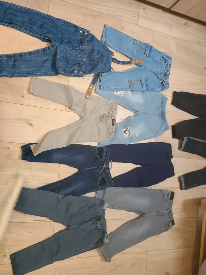 Lot pantalon jeans - photo numéro 3