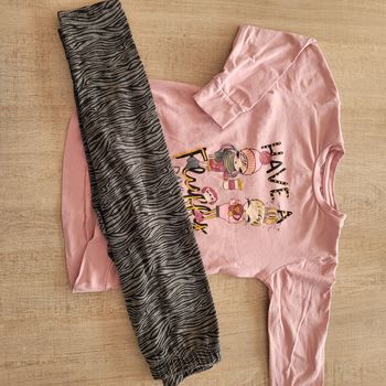 Ensemble tee-shirt et pantalon 