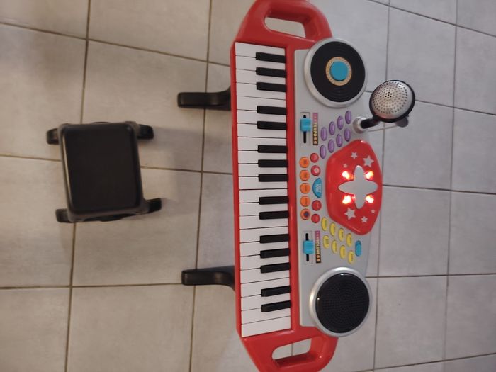 Vend piano electronique - photo numéro 2