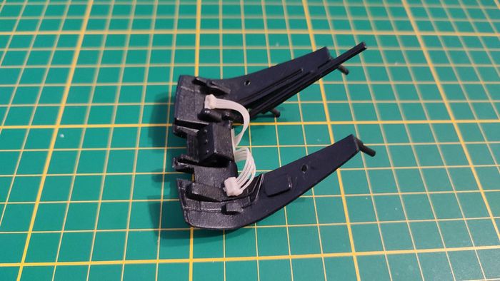 Support moteur pièce détachée miniature 1/18 Citroën traction 15cv 1952 Maisto #B36