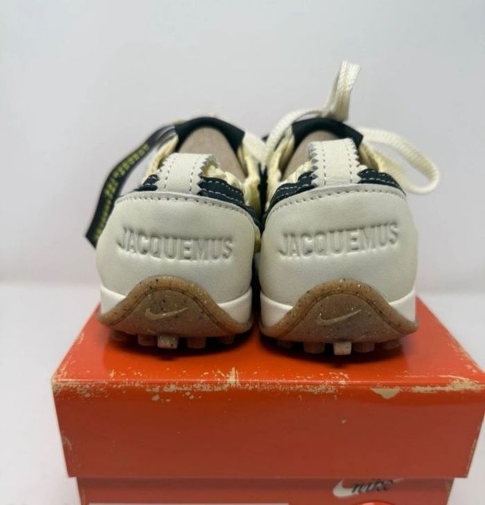 Jacquemus + Nike  Sneakers Moon - collaboration Jacquemus + Nike - taille 38 beige yellow pale - photo numéro 4
