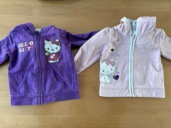 Lot de 2 gilets Hello kitty 18M