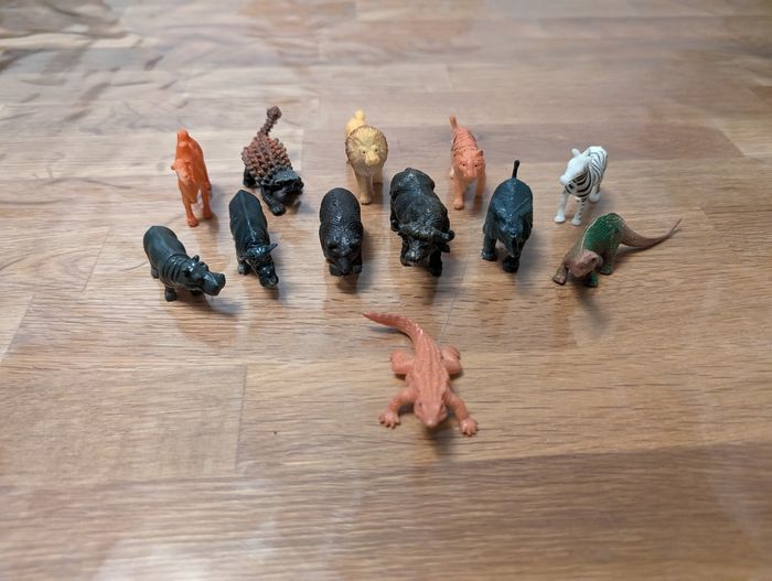 Lot de 12 animaux