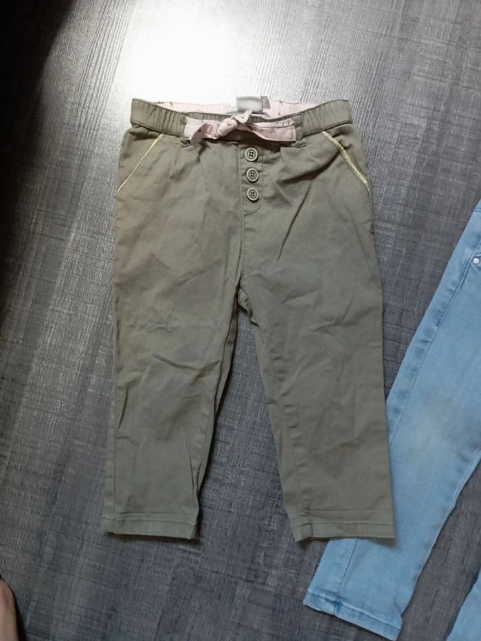 2 pantalon 18 mois . Jean Okaïdi et kaki toile - photo numéro 2