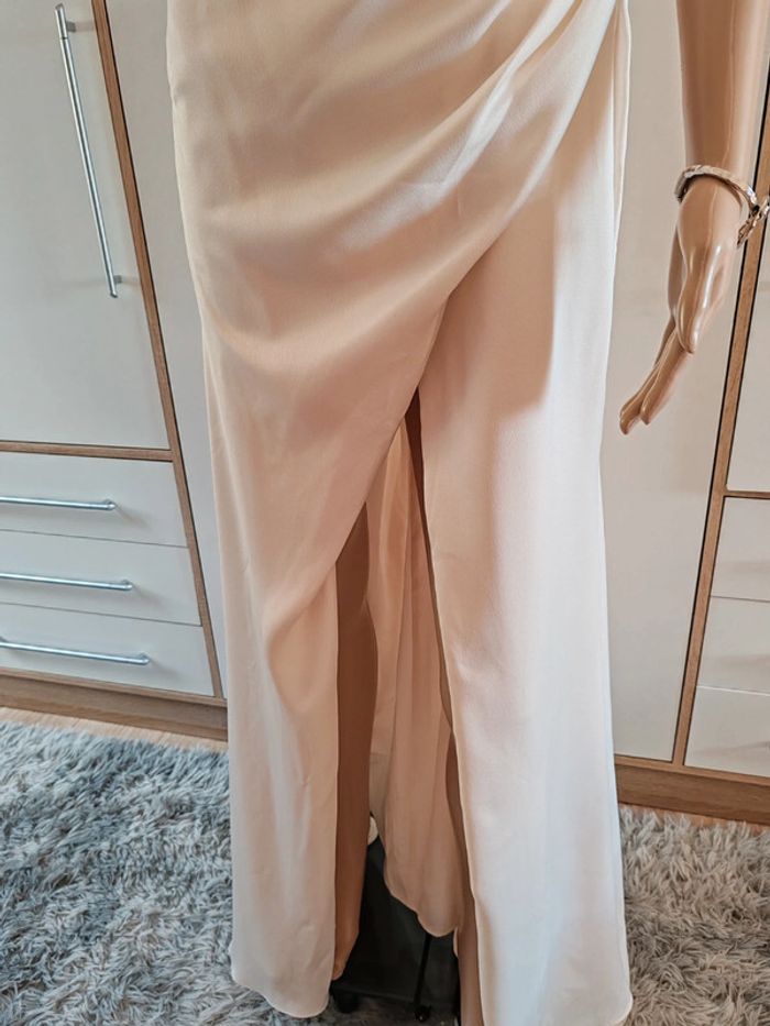 Robe cache coeur longue drapée - photo numéro 4