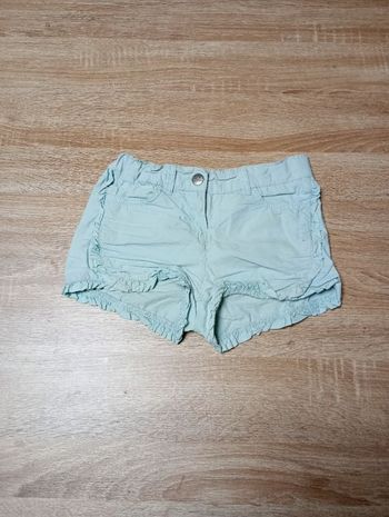 Short fille