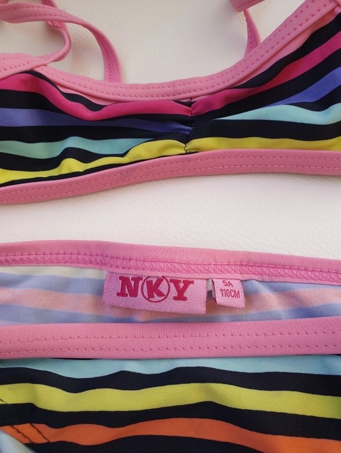 Maillot de bain en très bon état taille 5ans - photo numéro 2