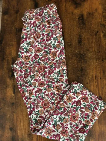 Pantalon ample à fleurs