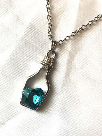 Collier Pendentif Bouteille Cœur Pierre Bleutée Amour Bijou Argenté Fantaisie Hommes Femmes