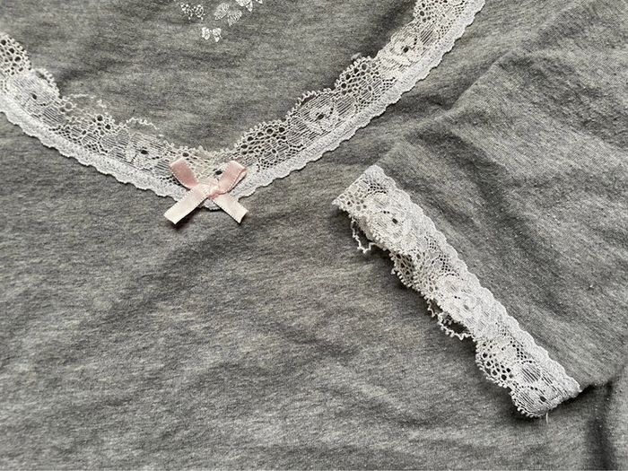 T-shirt Y2K dentelle gris H&M - photo numéro 2