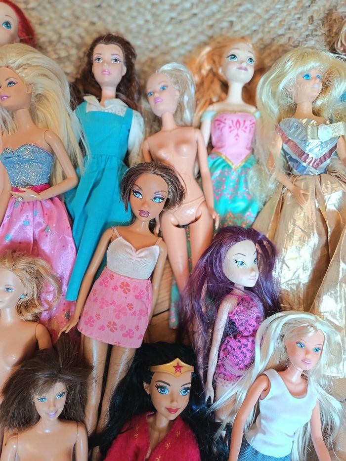Lot de barbie/ poupées - photo numéro 7
